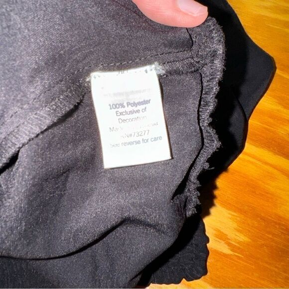 Nine West Long Sleeve Surplice Blouse with banded bottom. Size small- NEW! - Picture 3 of 12